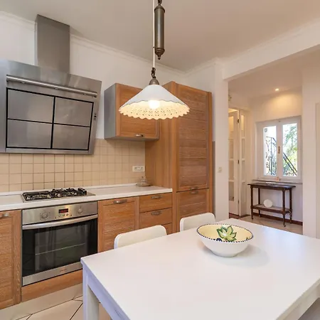 Apartment Alis *